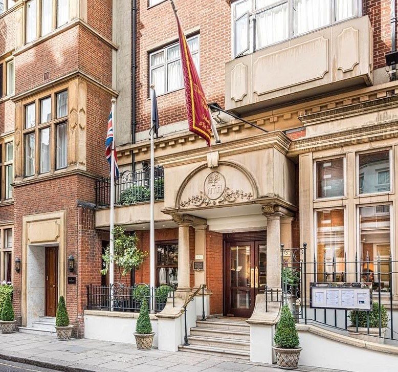 the-capital-hotel-frontage-at-the-capital-by-warwick_standard